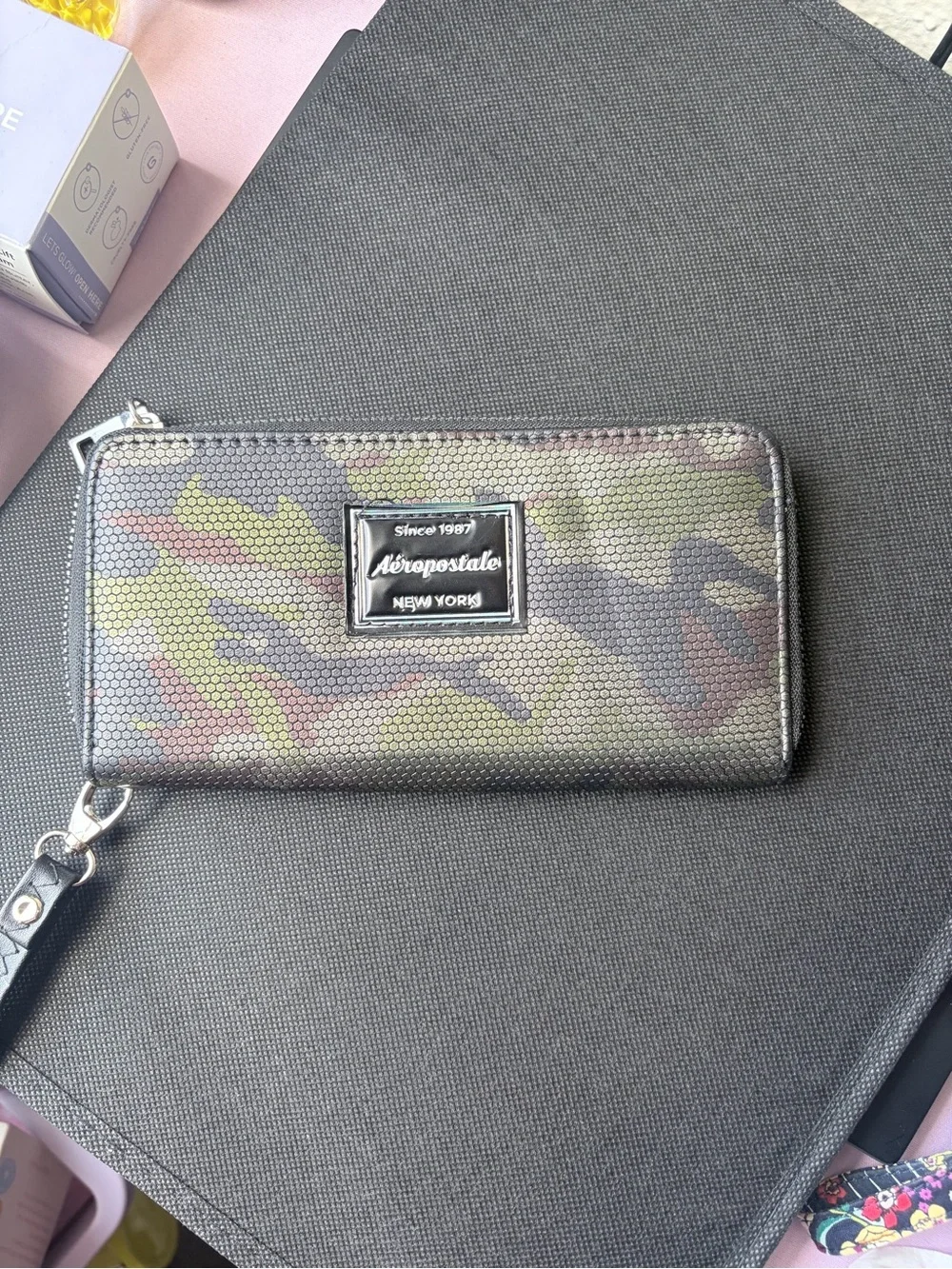 Aeropostale Multicolor Camo Zip Wallet - Green/Brown